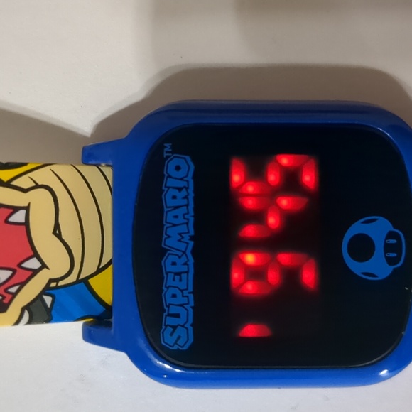 Super Mario Bros Digital Watch Unisex Blue Stainless Steel Rubber Band - Picture 5 of 10
